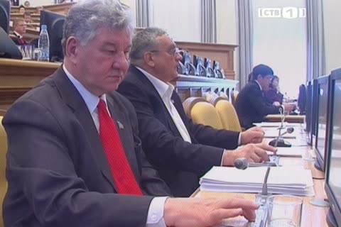   Окружные депутаты приняли главный финансовый документ Югры 
