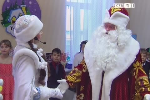 Лучший Дед Мороз России поздравил сургутских детей   