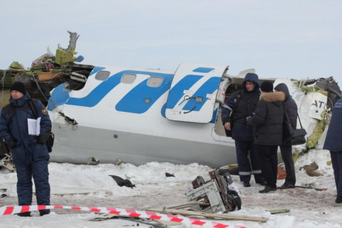 Родственники пассажиров упавшего самолета вылетели в Тюмень     
