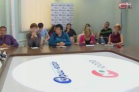 Трансляция Олимпийских игр на площади Ледового дворца в Ханты-Мансийске
