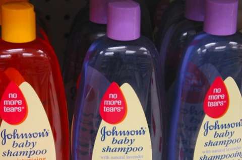 Компания Johnson & Johnson уберет ядовитые вещества из косметики