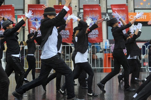 В Москве состоялся танцевальный арт-моб в честь Майкла Джексона
