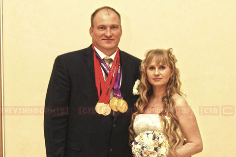 Алексей Ашапатов женился