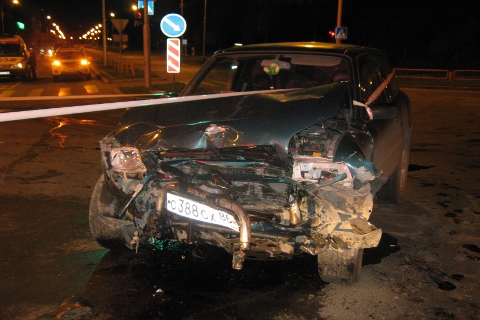 Сегодня на перекрестке улиц Грибоедова и Крылова мужчина погиб в аварии 