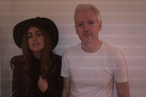 Леди Гага посетила опального разоблачителя Ассанжа