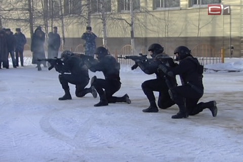 Бойцы сургутского спецназа захватили террористов