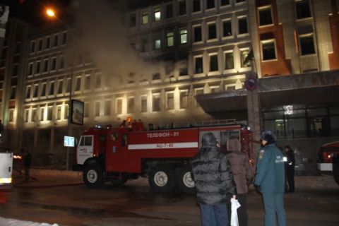 Сегодня утром горело здание югорского УВД, пострадавших нет