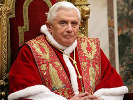 Впервые за 600 лет Папа Римский уходит в отставку досрочно
