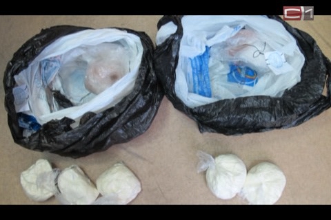 Около 2,5 килограмм наркотиков изъяли наркополицейские Сургута