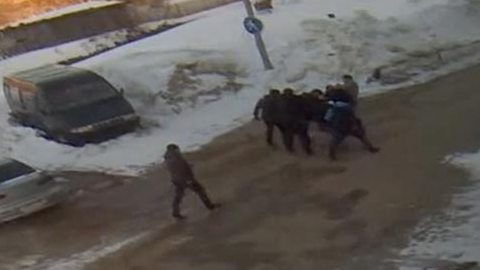 В Ханты-Мансийске полицейский организовал драку с поножовщиной