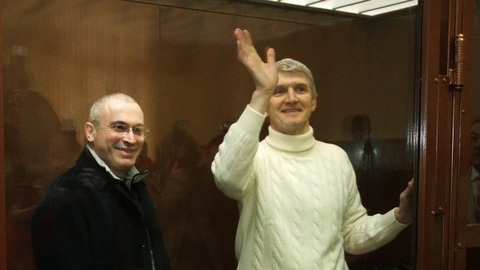 Верховный суд: Ходорковскому и Лебедеву дали слишком большой срок