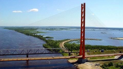 Югорские мосты вошли в тройку самых красивых в стране