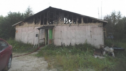 В Нефтеюганском районе сгорело общежитие. Один человек погиб