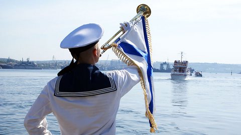 Церковь намекнула: День ВМФ лучше отмечать без Нептуна и русалок