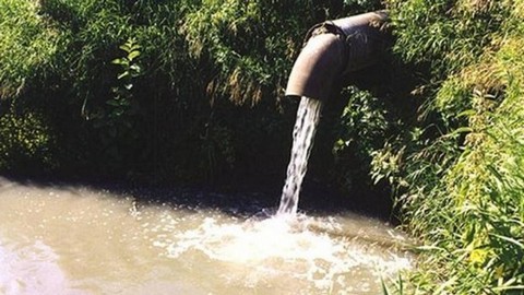 В поселках Сургутского района прокуратура нашла нарушения в сбросе сточных вод