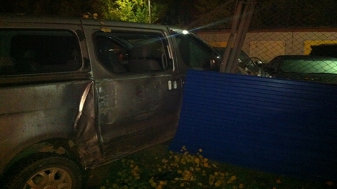 В Нефтеюганске мужчина протаранил 5 припаркованных автомобилей