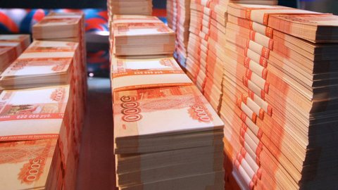 Средняя зарплата в Сургуте достигнет 90 тысяч рублей