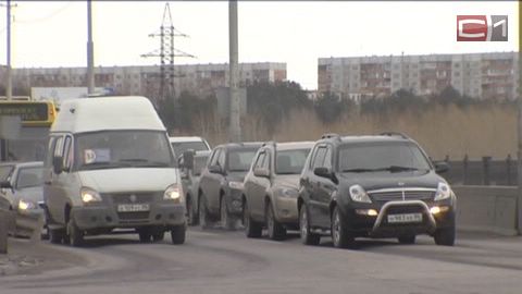 Помогут ли новые дороги решить проблему автомобильных пробок в Сургуте? 