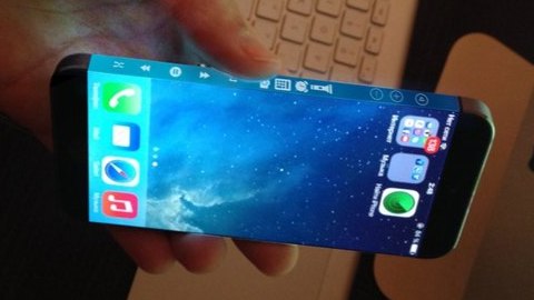 Страсти по iPhone. Казахстанский дизайнер придумал смартфон с боковым сенсором
