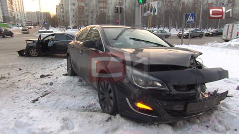 ДТП на перекрестке улиц Чехова и Профсоюзов. Не поделили дорогу «Ауди» и «Опель»