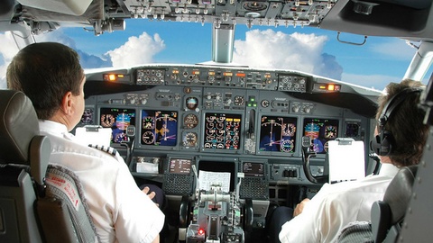 Пилот самолета с 30 пассажирами на борту намеренно устроил авиакатастрофу в Намибии