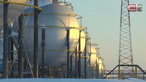 Сургутский ЗСК за год произвел 1,5 млн тонн бензина. Ущерб природе - минимальный
