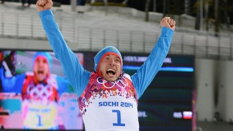 Российские саночники взяли «серебро», биатлонист Гараничев - «бронзу», а команда Билялетдинова обыграла хоккеистов из Словении 