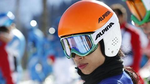 «Если ты погибнешь — это  во имя искусства». Ванесса Мэй, которой запрещали кататься на лыжах, выступила на Олимпиаде за страну, где нет снега