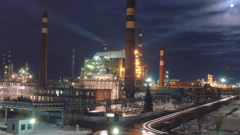 «Сургутнефтегаз» увеличит выпуск дизтоплива на Киришском НПЗ. Вопрос — как сбывать?