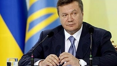 Янукович поддержал стремление Крыма не признавать новую власть Украины