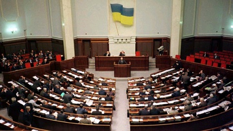 Депутаты Верховной Рады вершат судьбу Украины в закрытом режиме