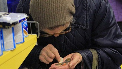 Новая власть Украины может вдвое урезать выплаты работающим пенсионерам 