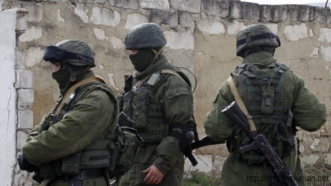  Украинские отряды самообороны штурмовали воинскую часть в Севастополе