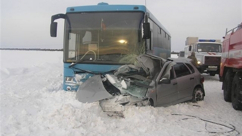 Жуткое ДТП с участием 4 машин произошло в Сургутском районе. ФОТО
