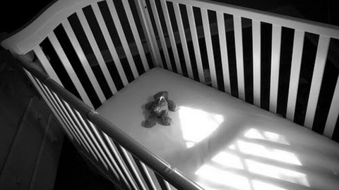 В Сургуте пьяная мать нечаянно задушила одеялом трехмесячного сына