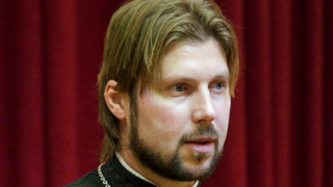Священник Грозовский ждёт экстрадиции в Россию