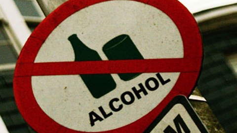 Странная статистика: 99% россиян почти не пьют алкоголь, но 5% употребляют его еженедельно