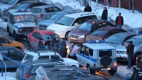 Полиция Сургута начала проверку по факту драки автомобилистов на Комсомольском