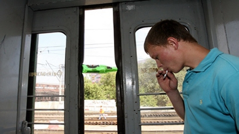 Курить в поездах будет нельзя и негде!