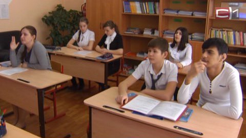 Сургутские выпускники-инвалиды получили от городских властей оборудование для учебы в вузе