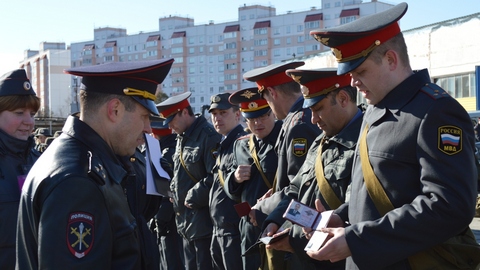 Полицейские Сургутского района перешли на летнюю форму одежды