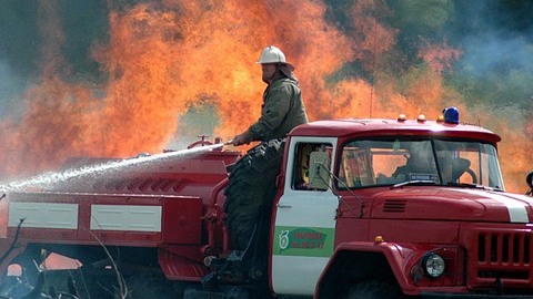 Восемь человек погибли при пожаре в Алтайском крае. Горел реабилитационный центр для наркозависимых