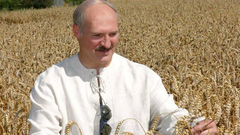 К «крепостным» Лукашенко обещал приставить правительственных «надзирателей» 