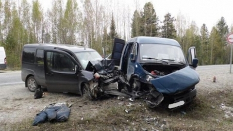 Опасный обгон. В Югре в аварии на трассе пострадали три человека