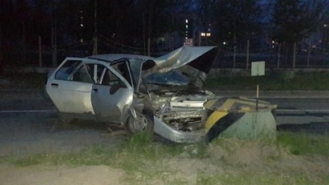 В Сургутском районе водитель без прав протаранил коллектор