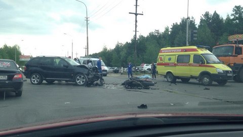 В Сургуте на Нефтеюганском шоссе в аварии погиб мотоциклист