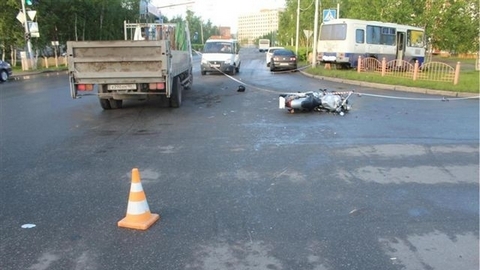 Пострадавшая в мото-аварии 17-летняя жительница Ханты-Мансийска остается в крайне тяжелом состоянии