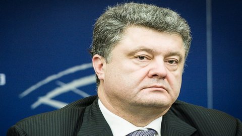 Украина нуждается в оружии, заявил Порошенко  