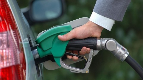 К осени бензин подорожает: цены за литр Аи-92 могут «взлететь» до 35 рублей и выше
