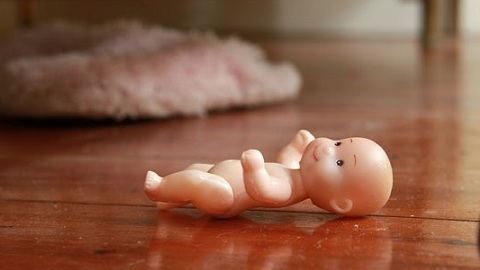 В Югре погиб 4-месячный младенец — его раздавила собственная мать
